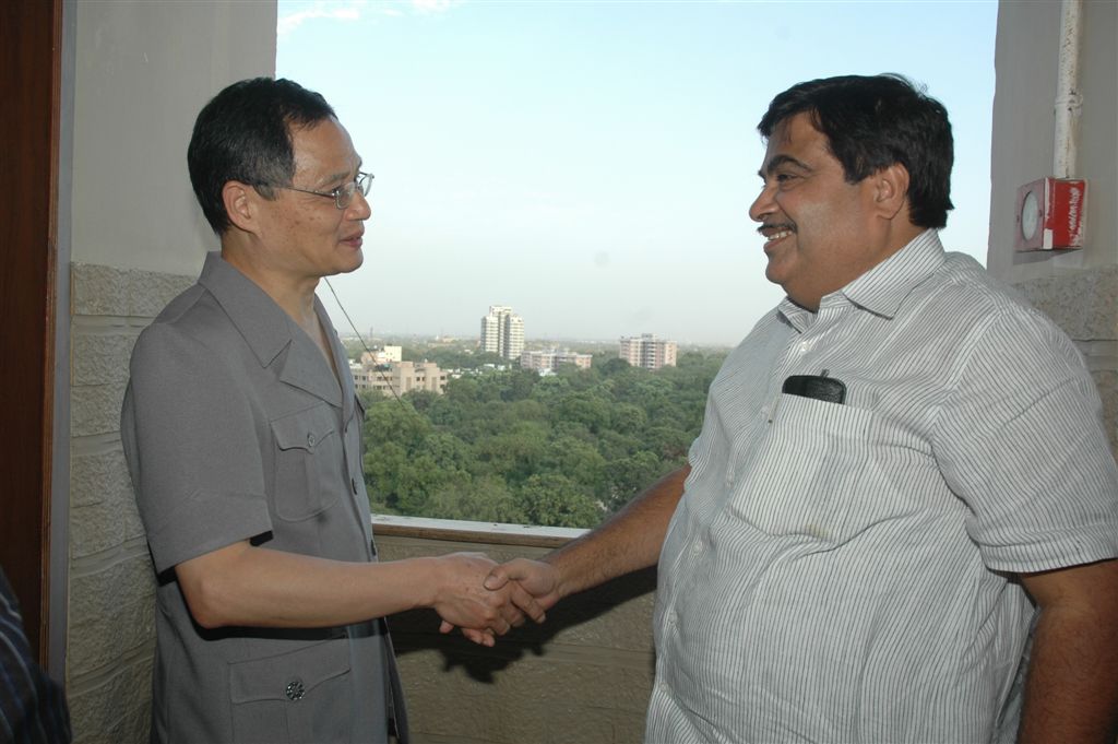 Shri Nitin Gadkari's Meeting with Chinese Ambassador Mr. Zhang Yan at his residence, 30 Firozeshah Road, on June 14, 2010