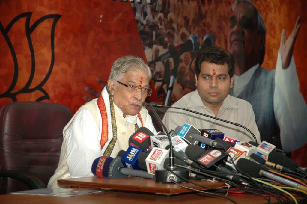 Dr. Murli Manohar Joshi, BJP Senior Leader and Ex-Cabinet Minister addressing press conference on October 8, 2010