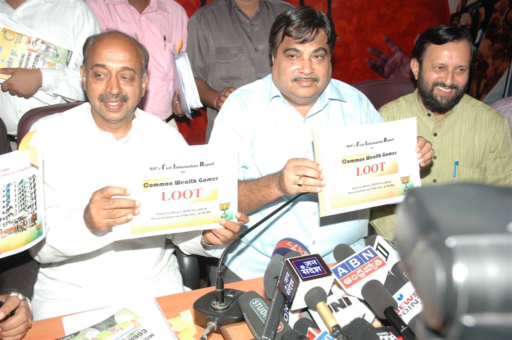 BJP National President, Shri Nitin Gadkari addressing the press conference at 11, Ashoka Road, New Delhi on October 19, 2010