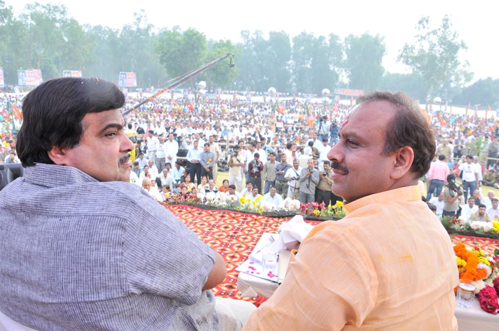 Sh Nitin Gadkari and Sh Vijendra Gupta @ Jan Akrosh Rally against corruption @ Najafgarh, Near Sai Baba Mandir on Nov 14, 2010