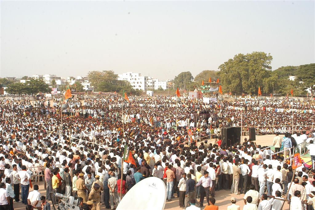 BJP National President, Shri Nitin Gadkariji addressing Telangana Rally at Adilabad (Andhra Pradesh) on January 04, 2011