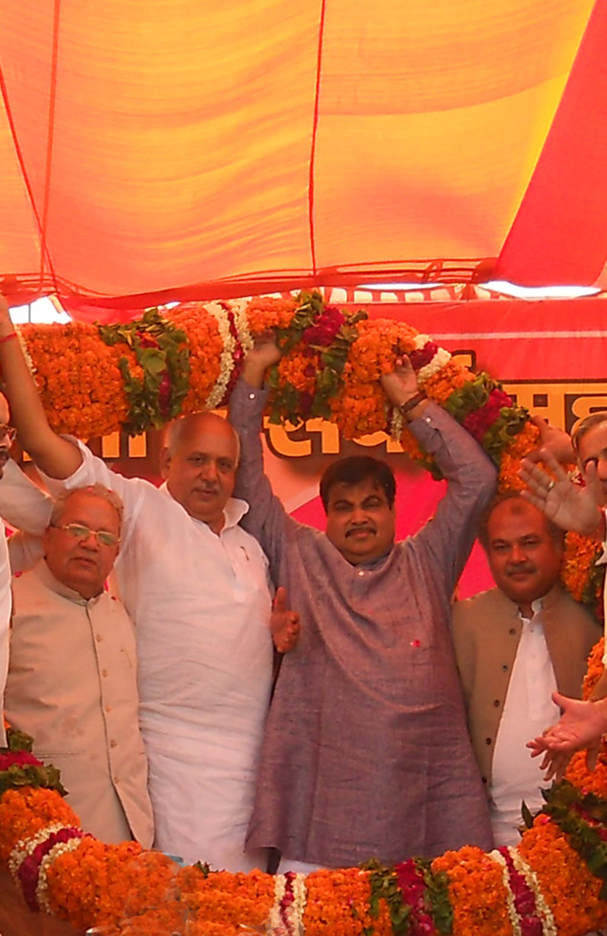 BJP National President, Shri Nitin Gadkari and Other BJP UP leaders at Mahasangram Rally at GIC Ground, Panchkuiya, Agra on April 27, 2011