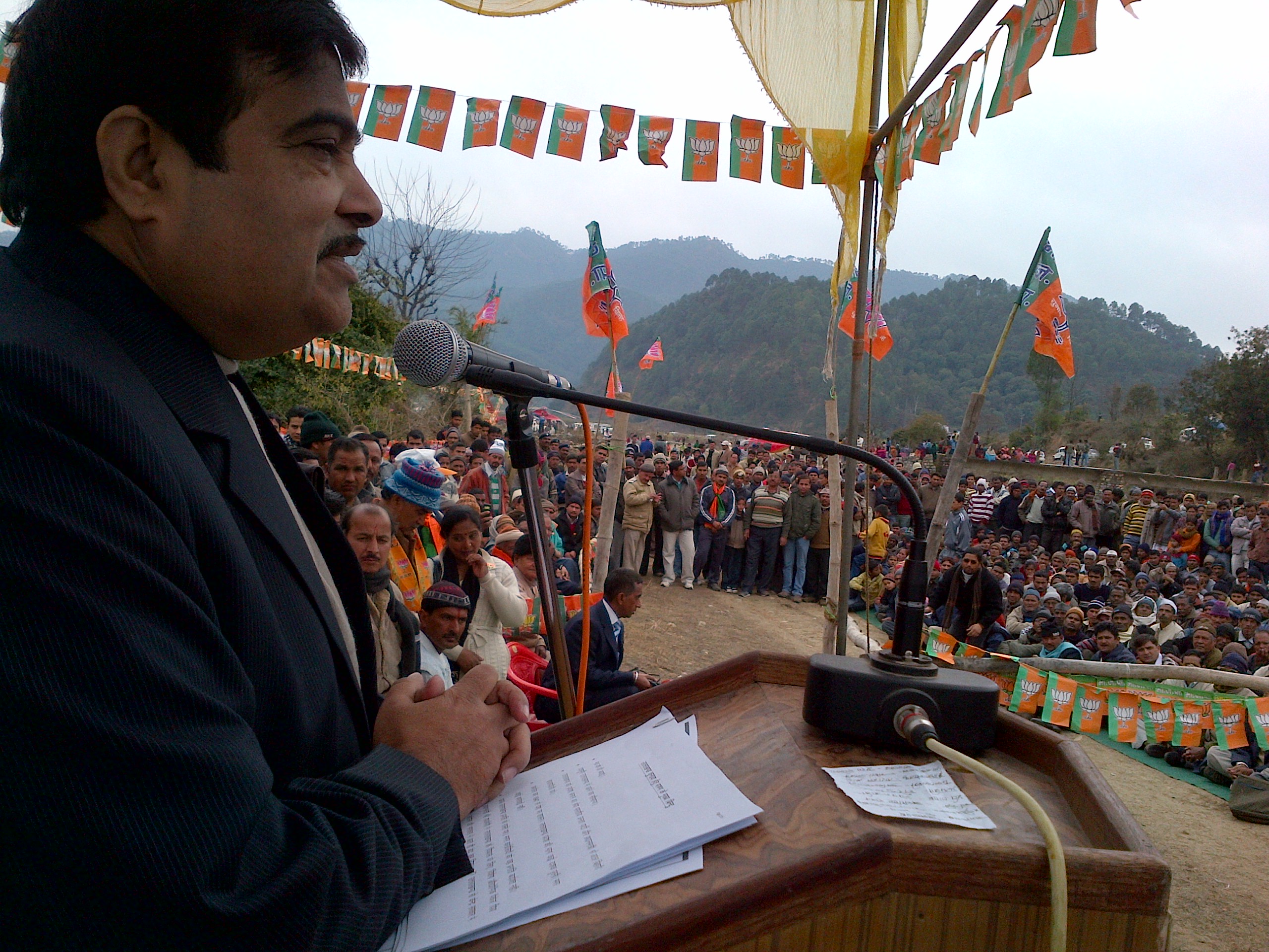 BJP National President, Shri Nitin Gadkari addressing a public meeting at Almora and Nainital (Uttarakhand) during Assembly Election on January 22, 2012