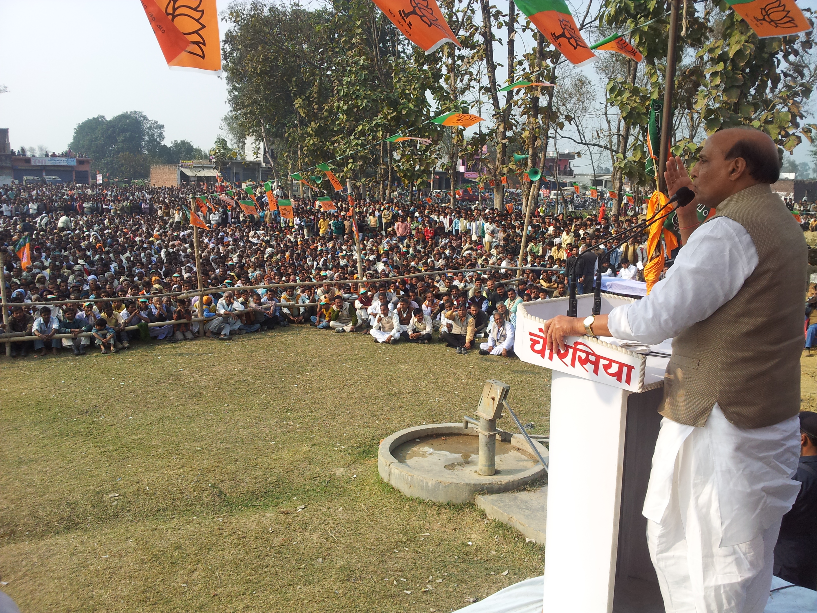  Shri Rajnath Singh, Former National President addressing public meeting at Alapur (Ambedkar Nagar) Uttar Pradesh on February 06, 2012