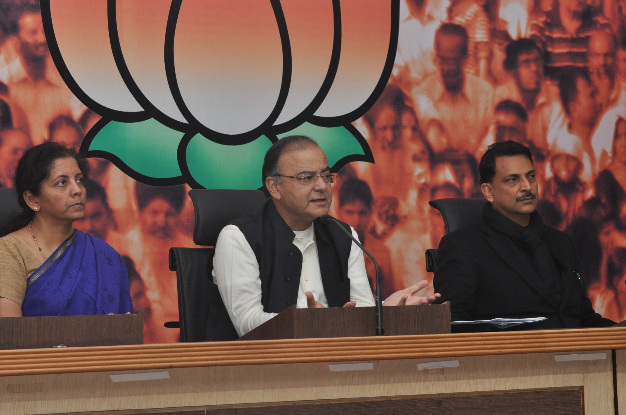 Shri Arun Jaitley, Leader of Opposition (Rajya Sabha) addressing a press conference at 11, Ashoka Road, New Delhi on February 21, 2012