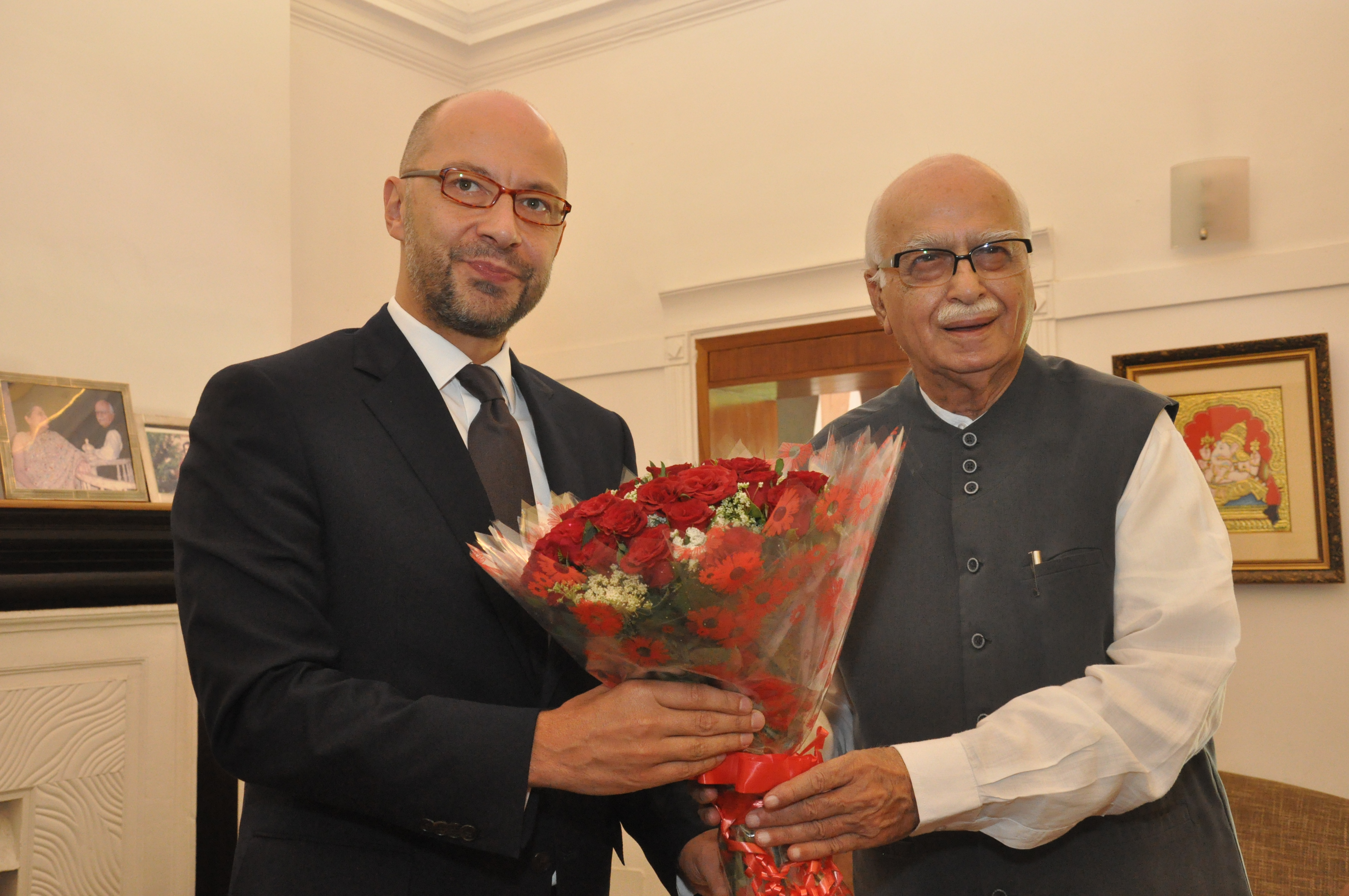 Shri L.K. Advaniji''s meeting with Mr. Francois Richer, Ambassador of France at 30, Prithviraj Road, New Delhi on May 23, 2012