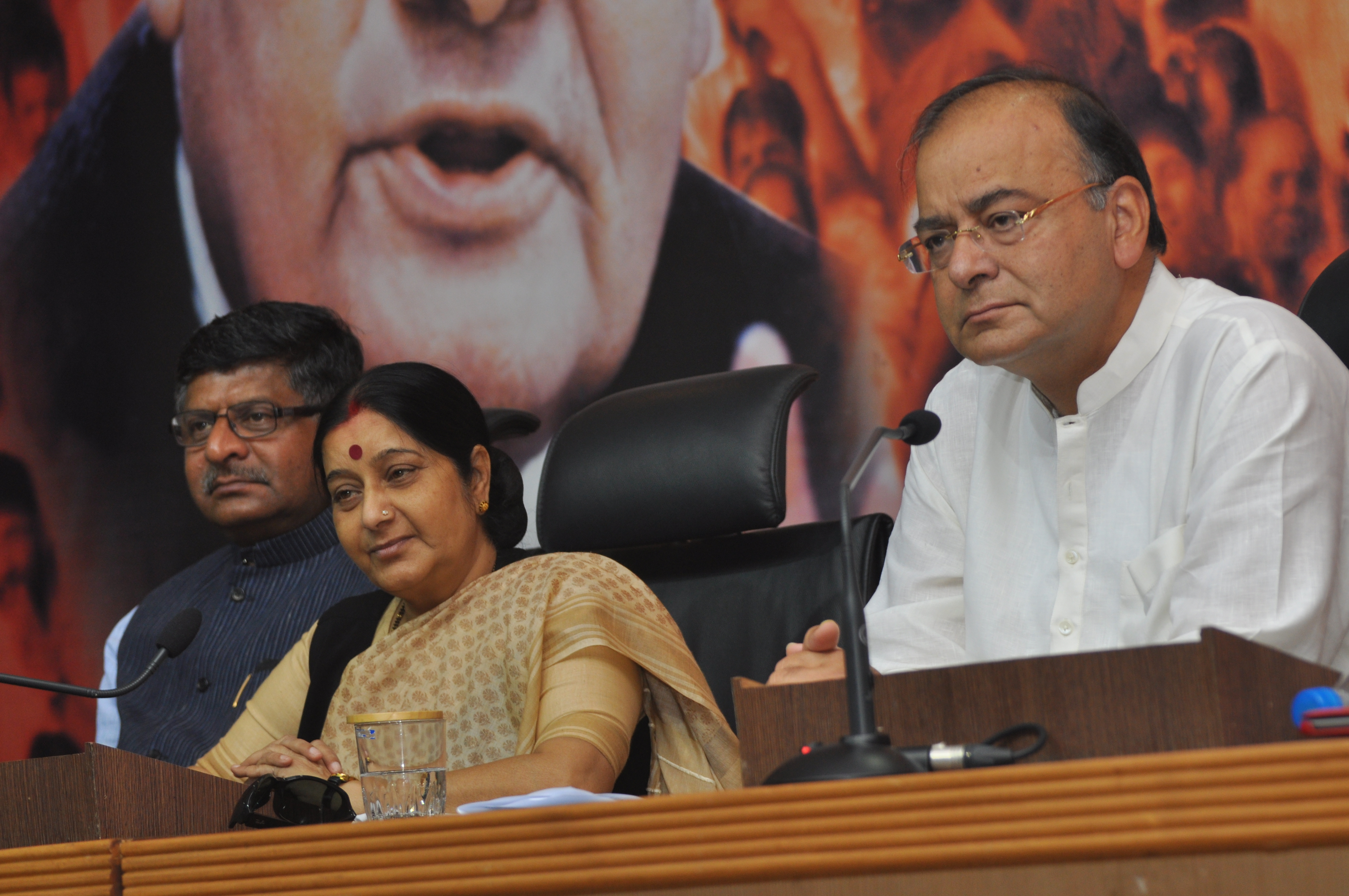 Press conference addressing Smt. Sushma Swaraj, Leader of Opposition (Lok Sabha) and Shri Arun Jaitley, Leader of Opposition (Rajya Sabha) on June 21, 2012