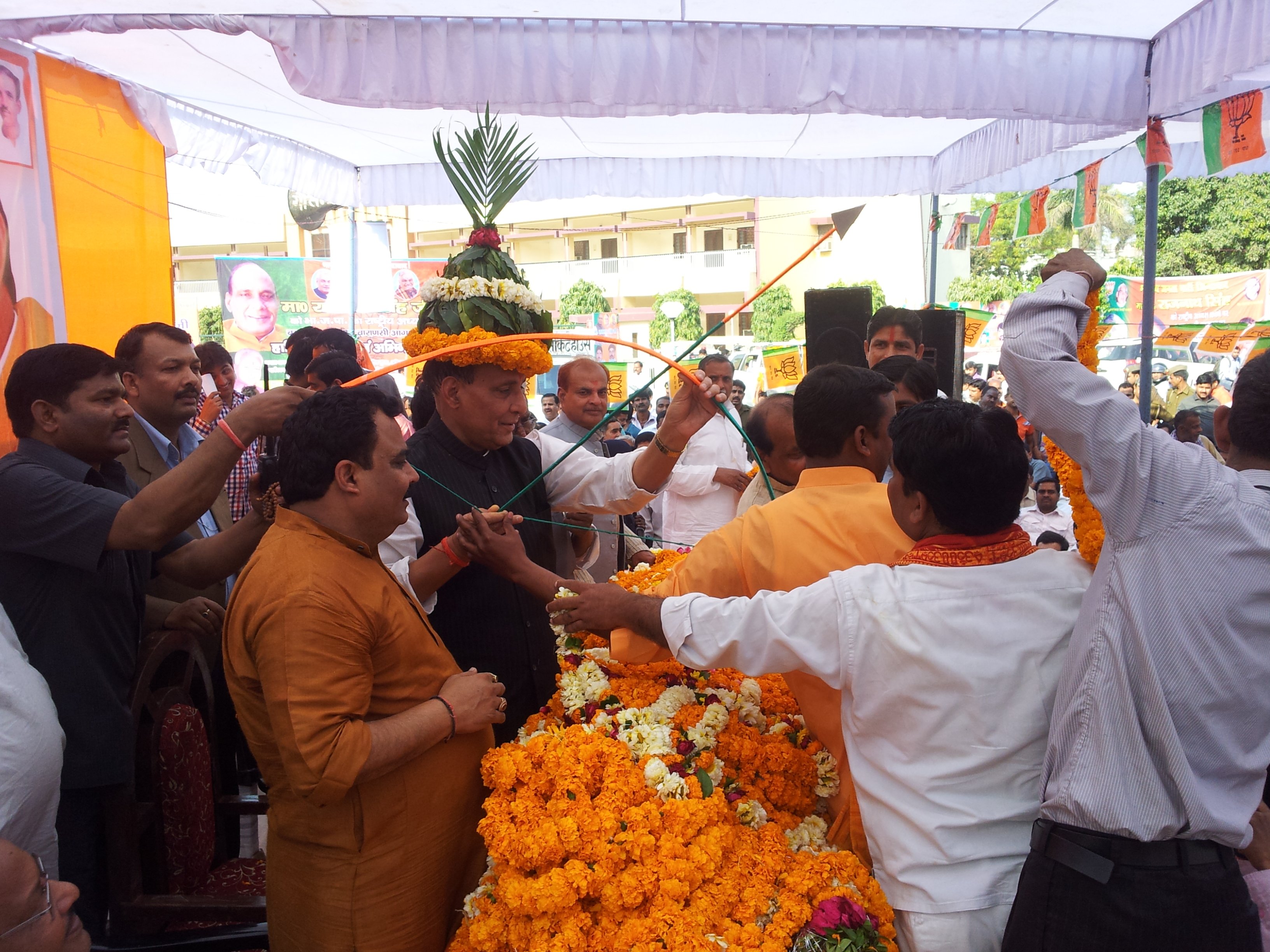 BJP National President Shri Rajnath Singh's felicitation by party karyakartas on his arrival at the Varanasi airport on March 12, 2013