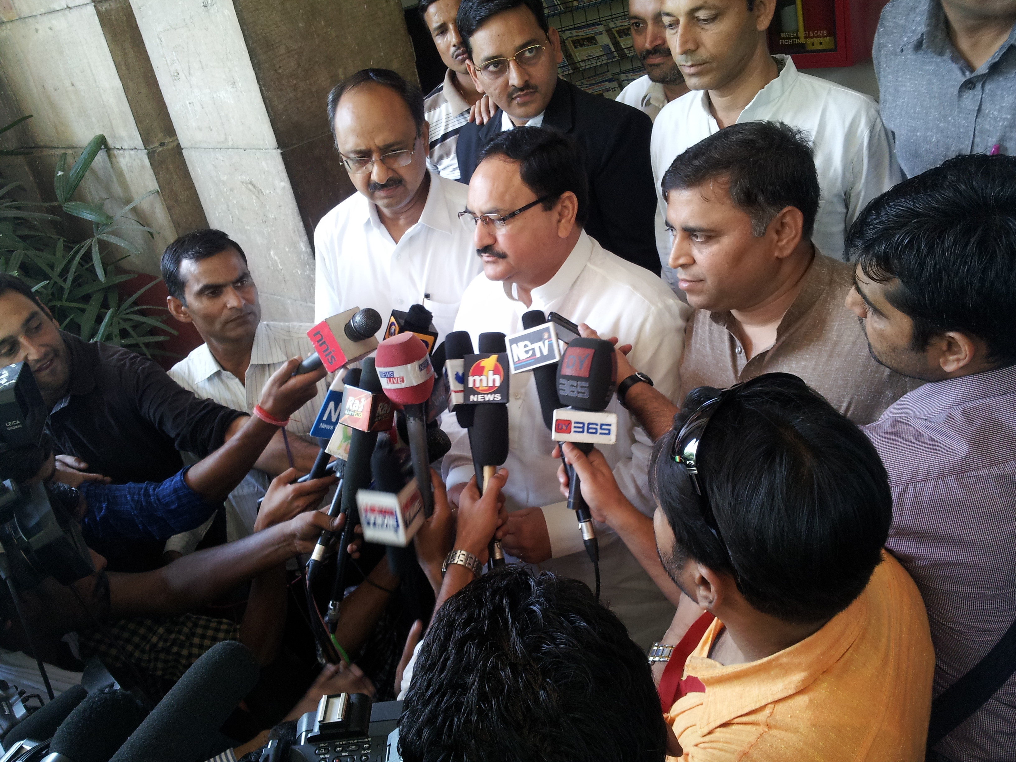 Shri J.P Nadda submitting a petition to NHRC at Copernicus Marg, New Delhi on May 31, 2013