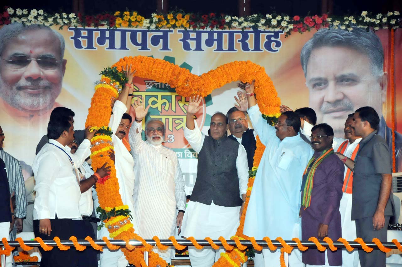 Shri Rajnath Singh, Shri Narendra Modi, Dr. Raman Singh and Shri J.P. Nadda during Chhattisgarh Vikas Yatra 2013 at Ambikapur, Chhattisgarh on September 07, 2013