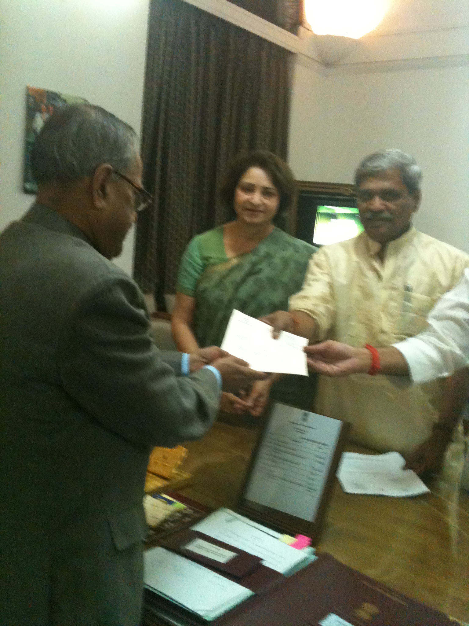 Memorandum by a delegation led by Shri Prabhat Jha to Finance Minister on Increased Import duty on March 28, 2012