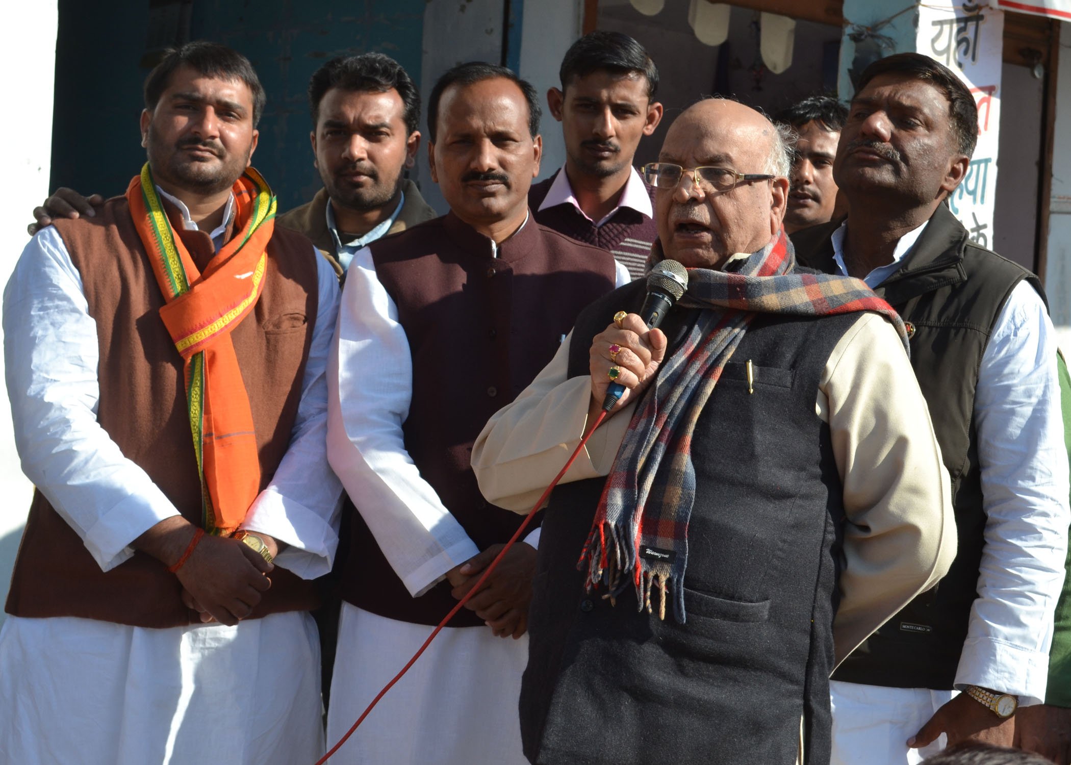 Shri Lal Ji Tandon addressing at Bakshi Ka Talab Assembly Constituency on January 24, 2012