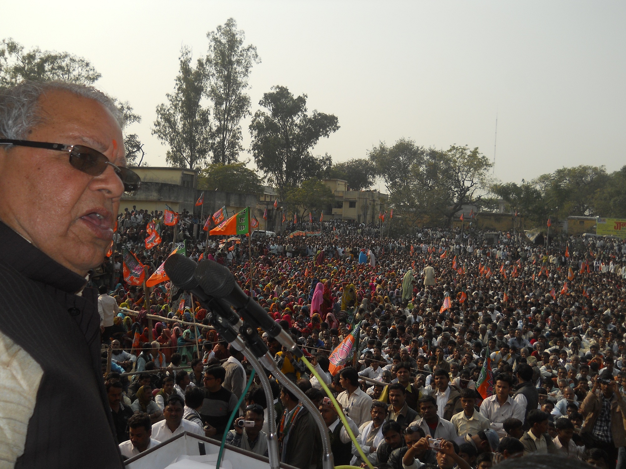 BJP National Vice President Shri Kalraj Mishra addressing Public Meeting at Kaushambi, Sirathu Assembly on January 28, 2012