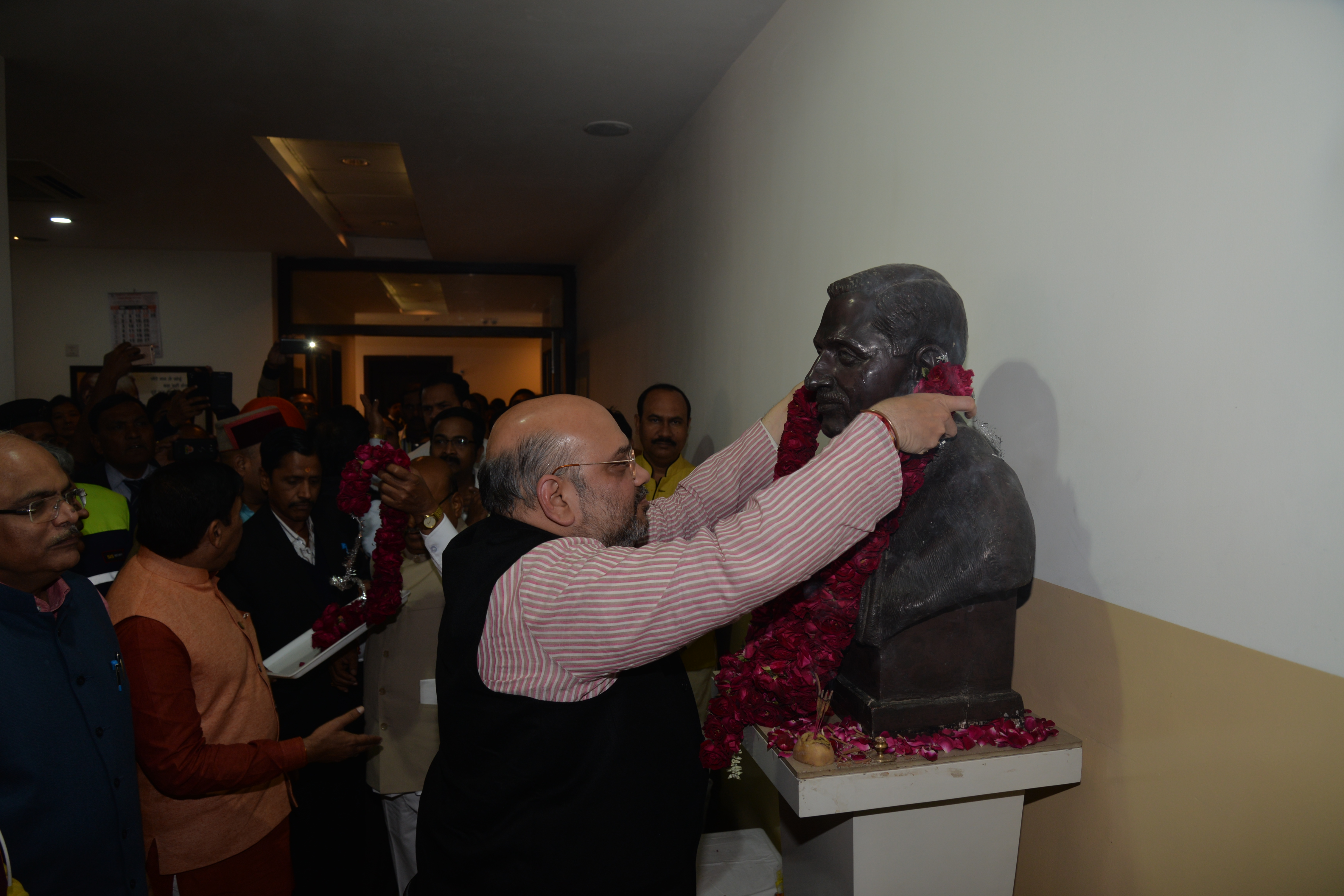 BJP National President, Sh Amit Shah paying Floral Tribute to Pt. Deen Dayal Upadhaya on his Punyatithi at 11, Ashoka Road on February 11, 2016