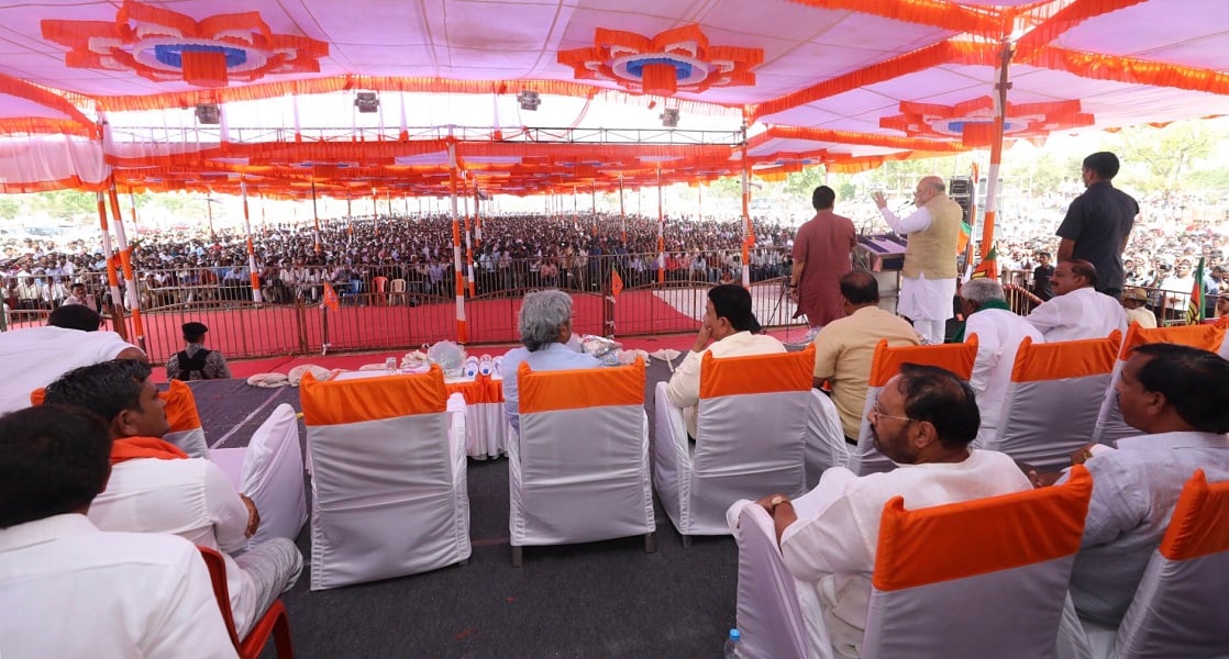 Photographs: BJP National President Shri Amit Shah addressing a huge gathering on the concluding day of “Musti Dhanya Sangraha Abhiyan” in Abbigeri Villege,Gadag (Karnataka).