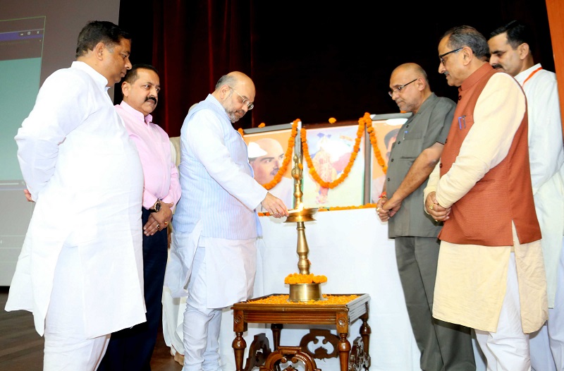 BJP National President Shri Amit Shah addressing a meeting with intellectuals in Jammu on 29 April 2017