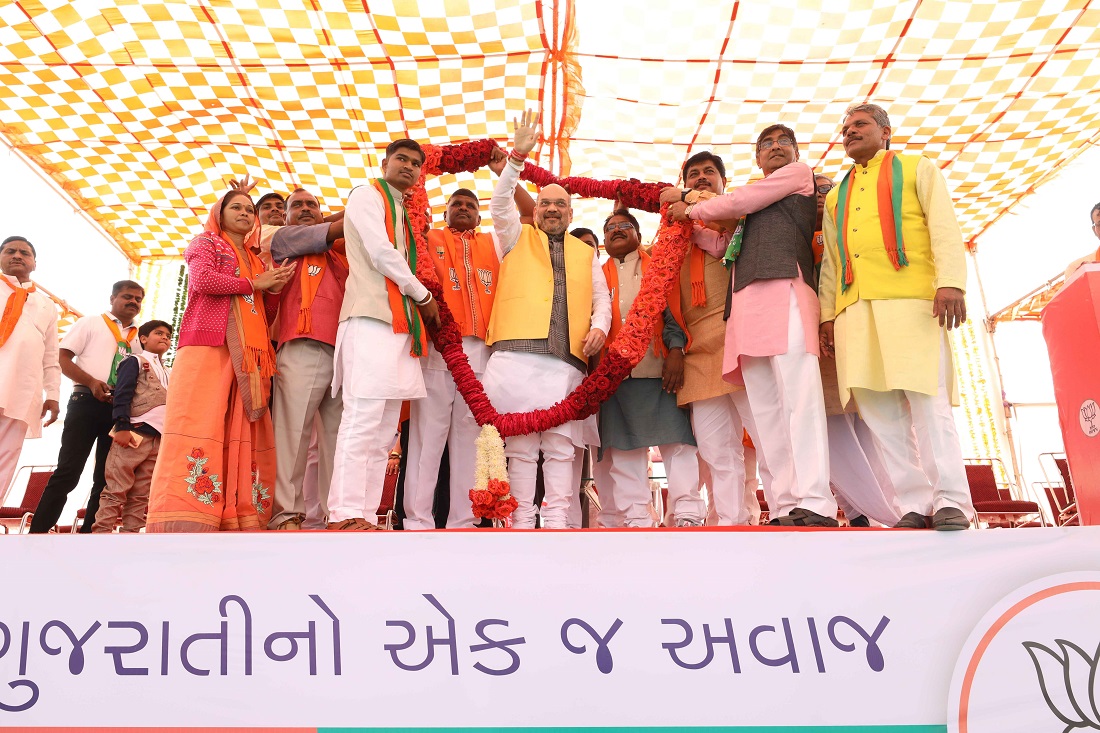 BJP National President, Shri Amit Shah addressing a public a meeting in Jhalod (Gujarat).