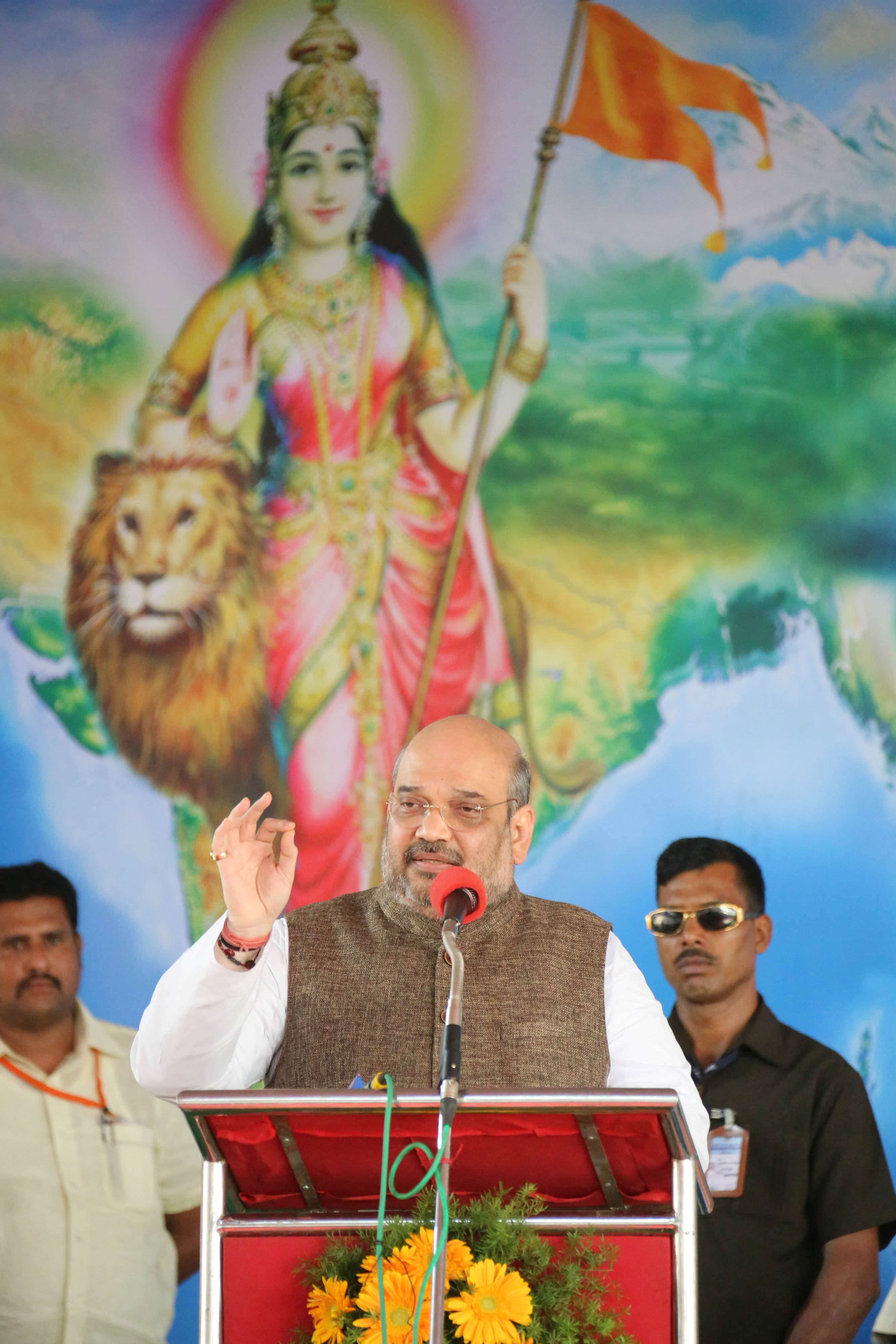 BJP National President, Shri Amit Shah addressing a public meeting at Ground near Smarak Bhawan, Naragunda Distt. Gadag (Karnataka) on June 23, 2015