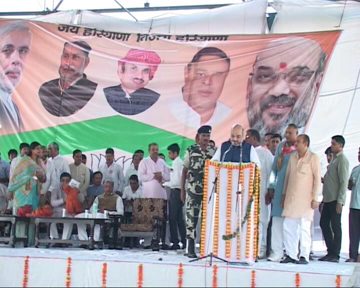 BJP National President, Shri Amit Shah addressing a public meeting at Kharkhoda (Maharashtra) on October 6, 2014