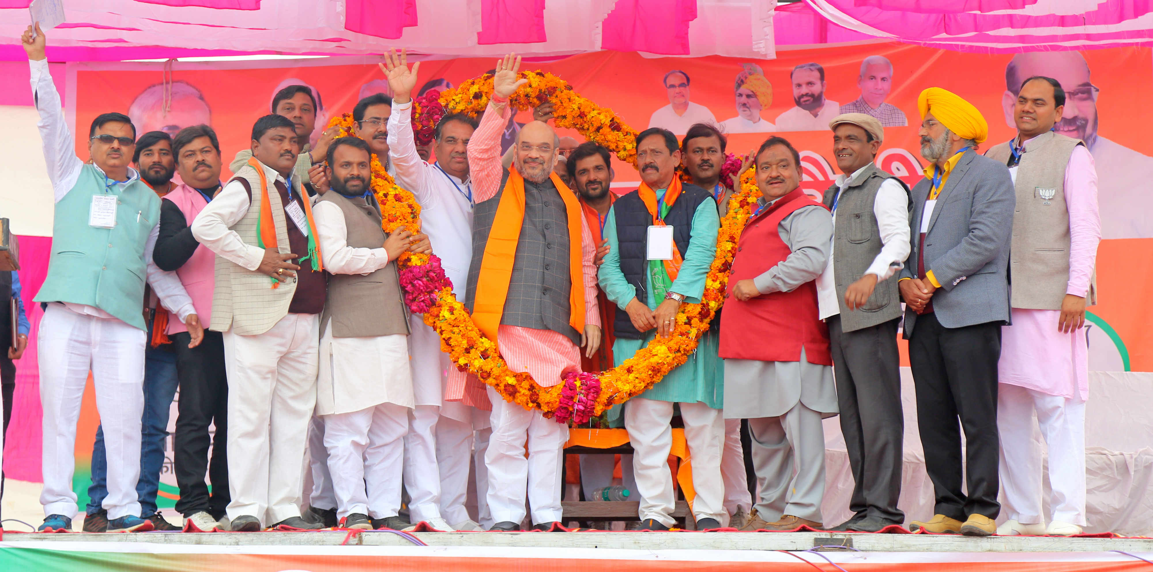 BJP National President Shri Amit Shah addressing a public meeting in Amroha (Uttar Pradesh) on February 05, 2017