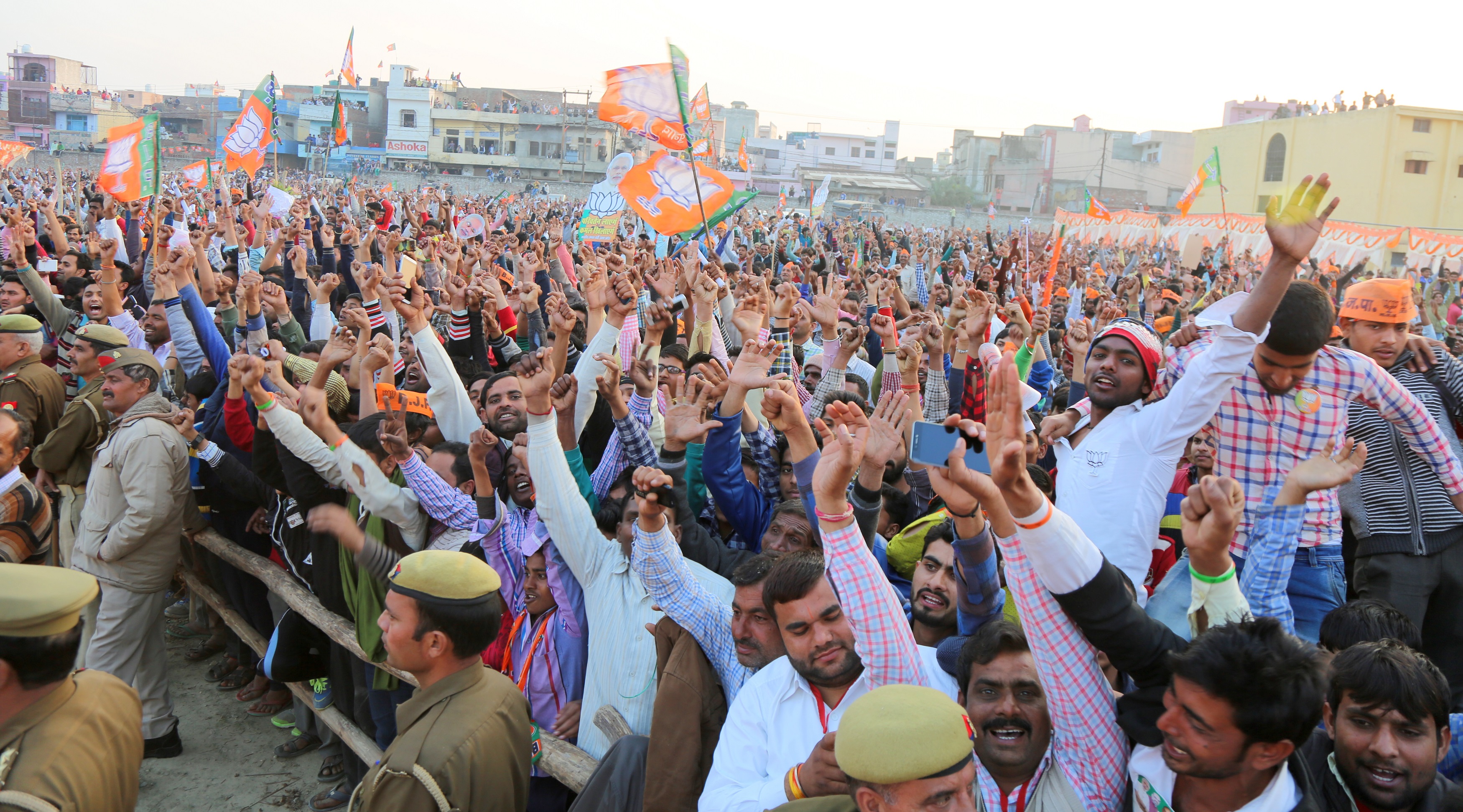 BJP National President Shri Amit Shah addressing a public meeting in Baraut, District Bagpat (Uttar Pradesh) on February, 08, 2017