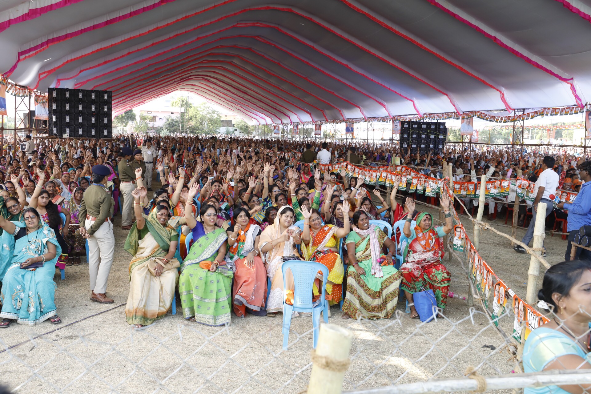 Photographs : BJP National President, Shri Amit Shah addressing a public meeting in Lakhnadon, District Seoni (Madhya Pradesh).