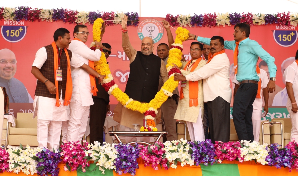 BJP National President, Shri Amit Shah addressing a public meeting in Mandvi (Gujarat).