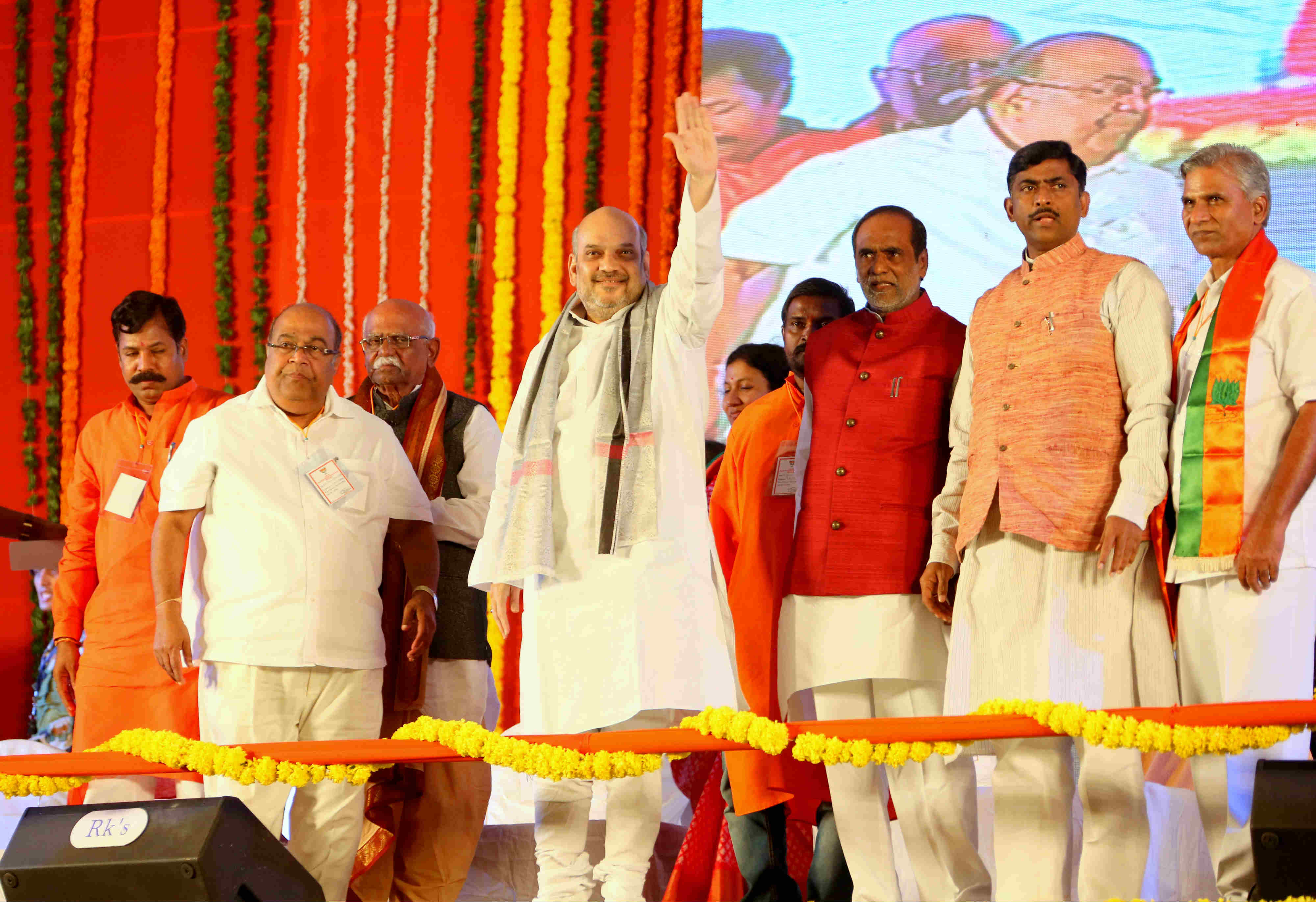 BJP National President, Shri Amit Shah addressing a public meeting on Telangana Liberation Day in Warangal (Telangana) on September 17, 2016