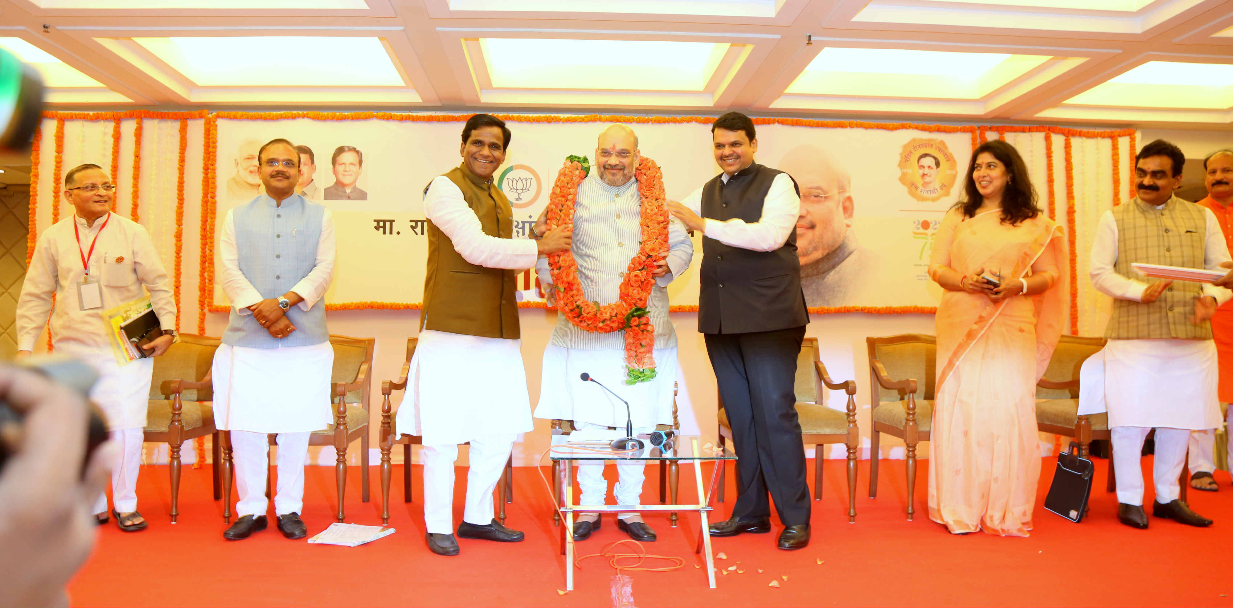 BJP National President, Shri Amit Shah addressing meeting of MP's, MLA's, State Office Bearers, Morcha Presidents, Distt. Presidents & other elected representatives at Garware Club, Mumbai