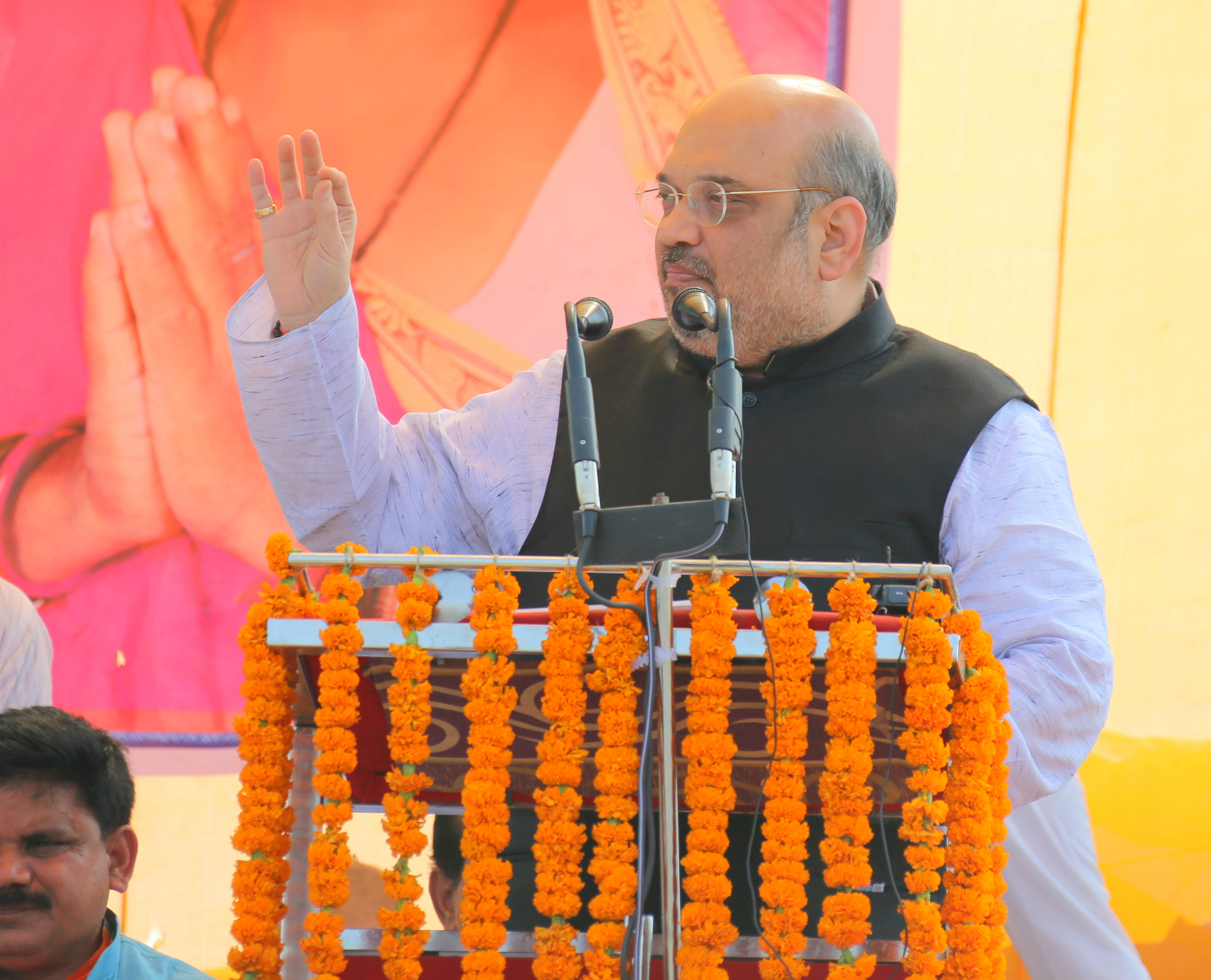 BJP National President, Shri Amit Shah addressing public meeting at Harinagar Sugar Mill Ka Ken Yard, Ramnagar Bihar on October 25, 2015