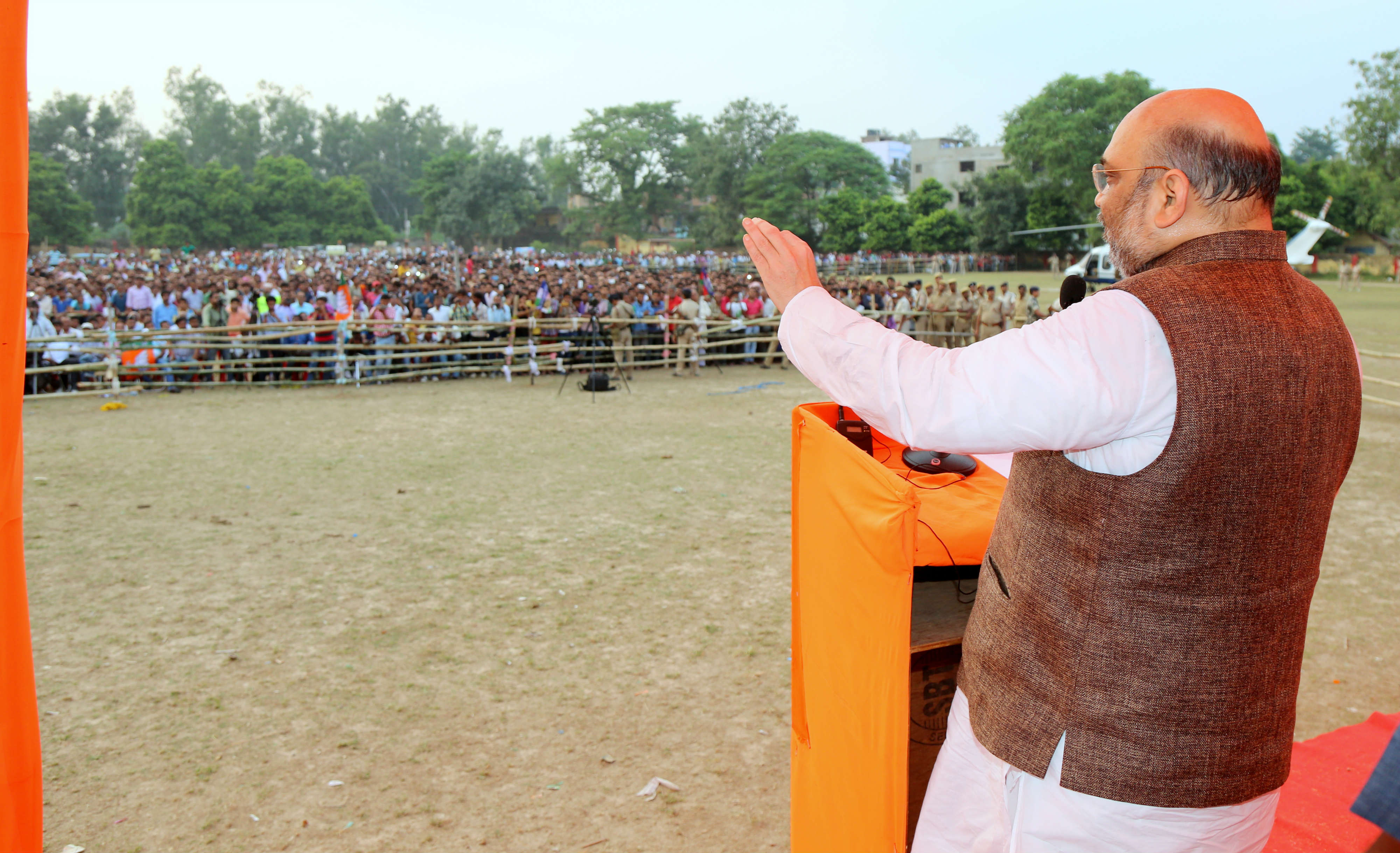 BJP National President, Shri Amit Shah addressing public meeting at Maharaja College, Arrah on October 19, 2015