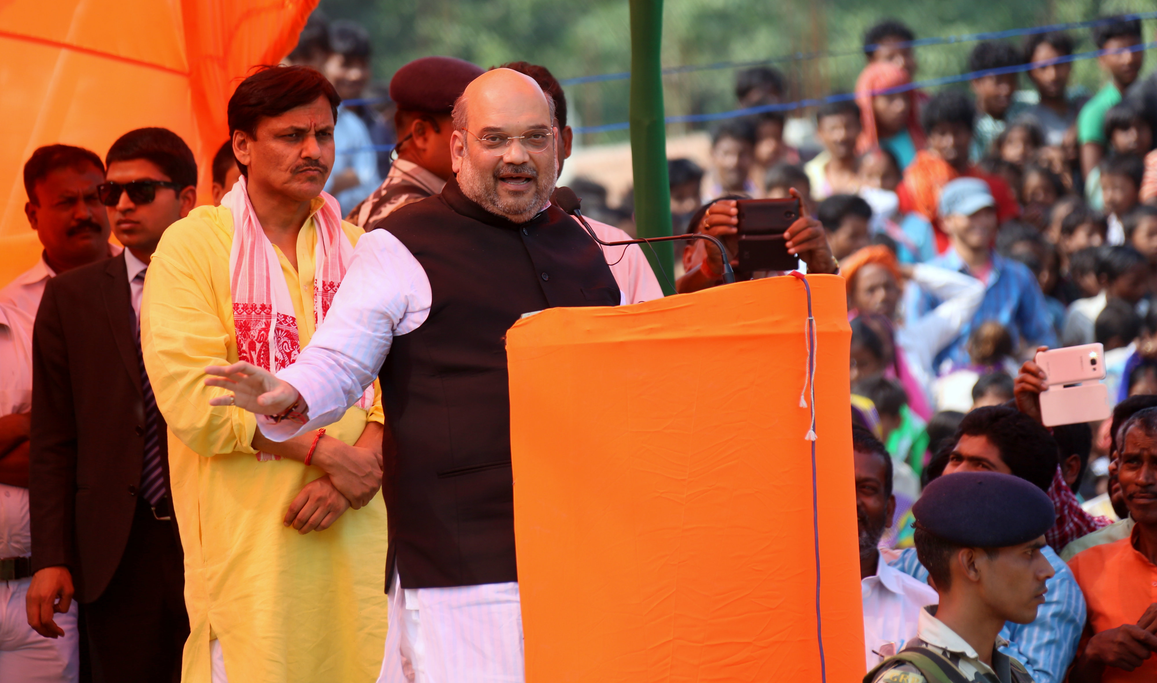 BJP National President, Shri Amit Shah addressing public meeting at Sports Ground, Jamalpur, Hazipur, Bihar on October 23, 2015