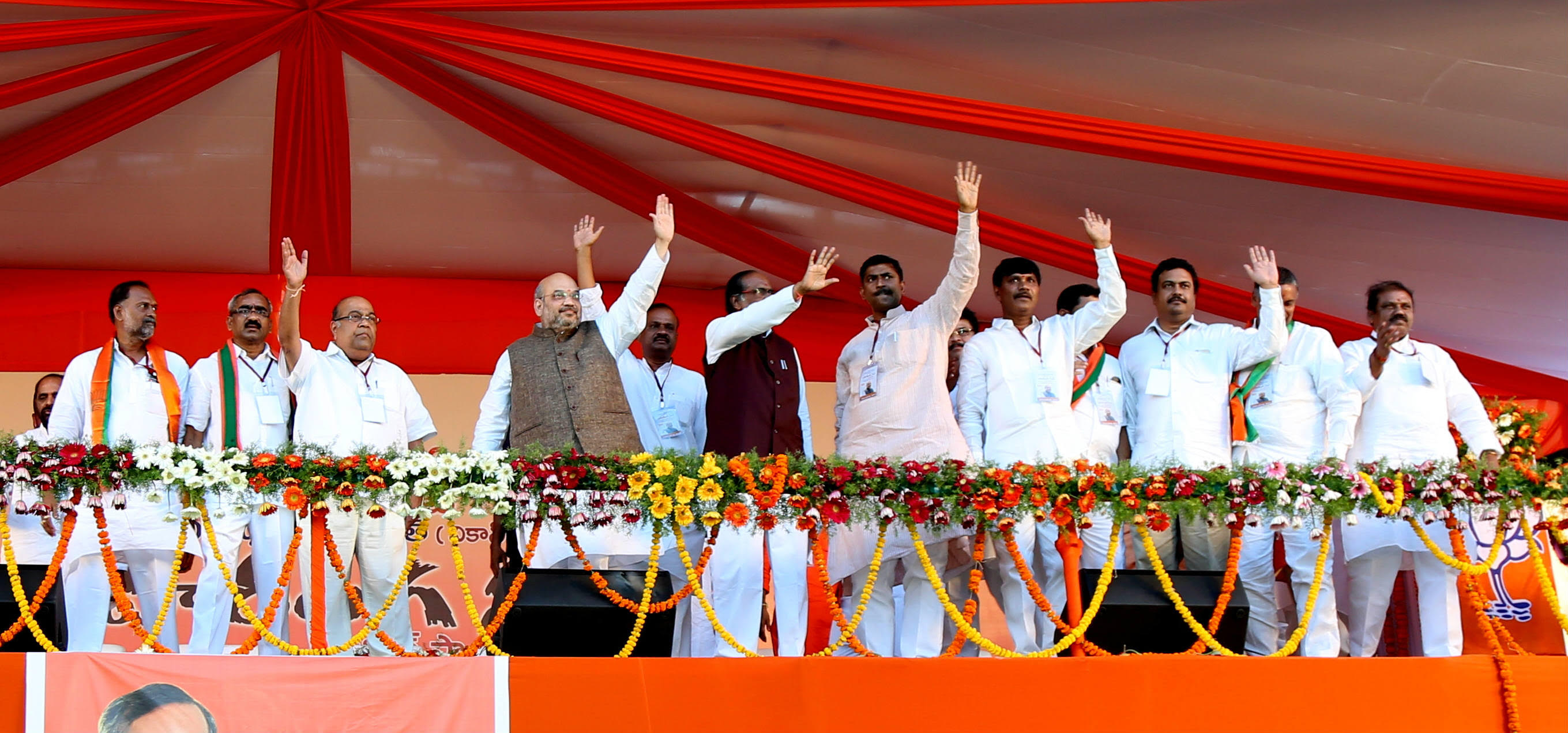 BJP National President, Shri Amit Shah addressing public meeting at Suryapet, Nalgonda (Telangana) on June 11, 2016