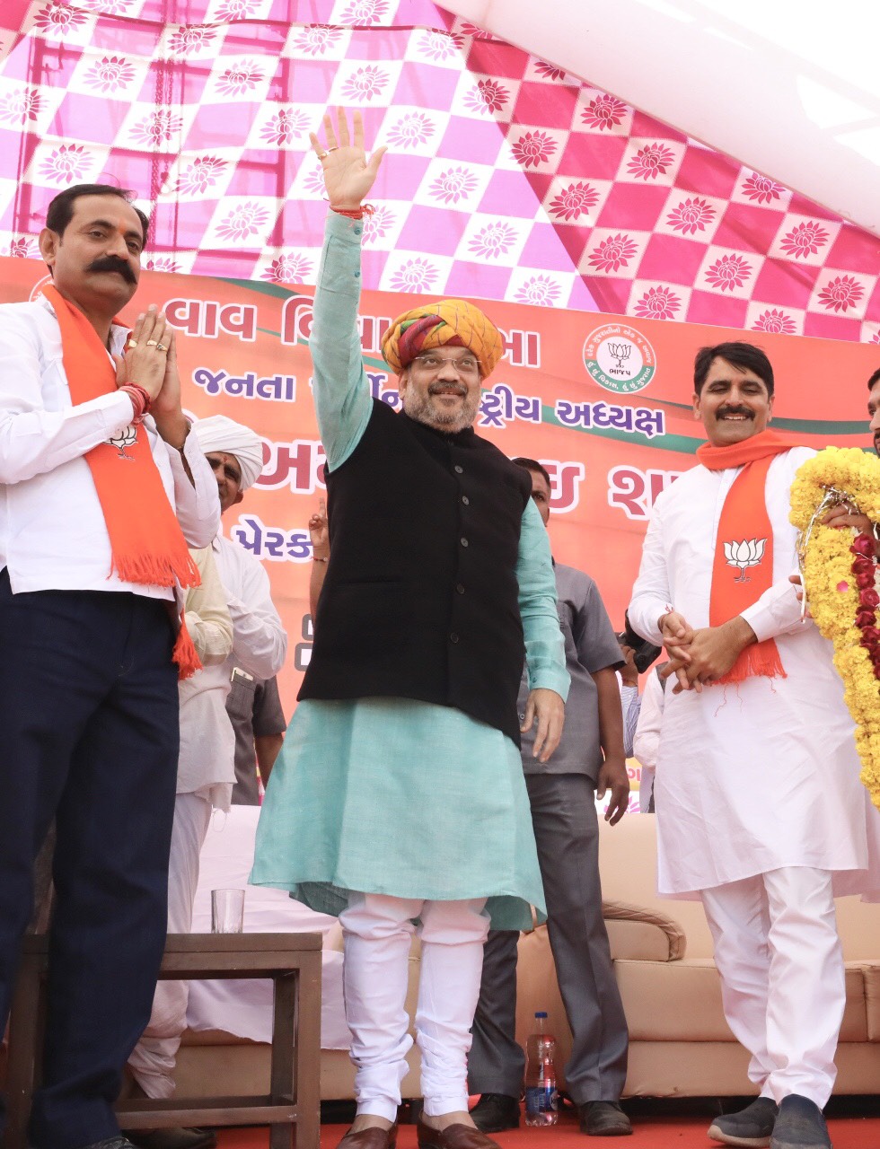 BJP National President, Shri Amit Shah addressing public meeting in Suigam, Vav, Banaskantha (Gujarat)