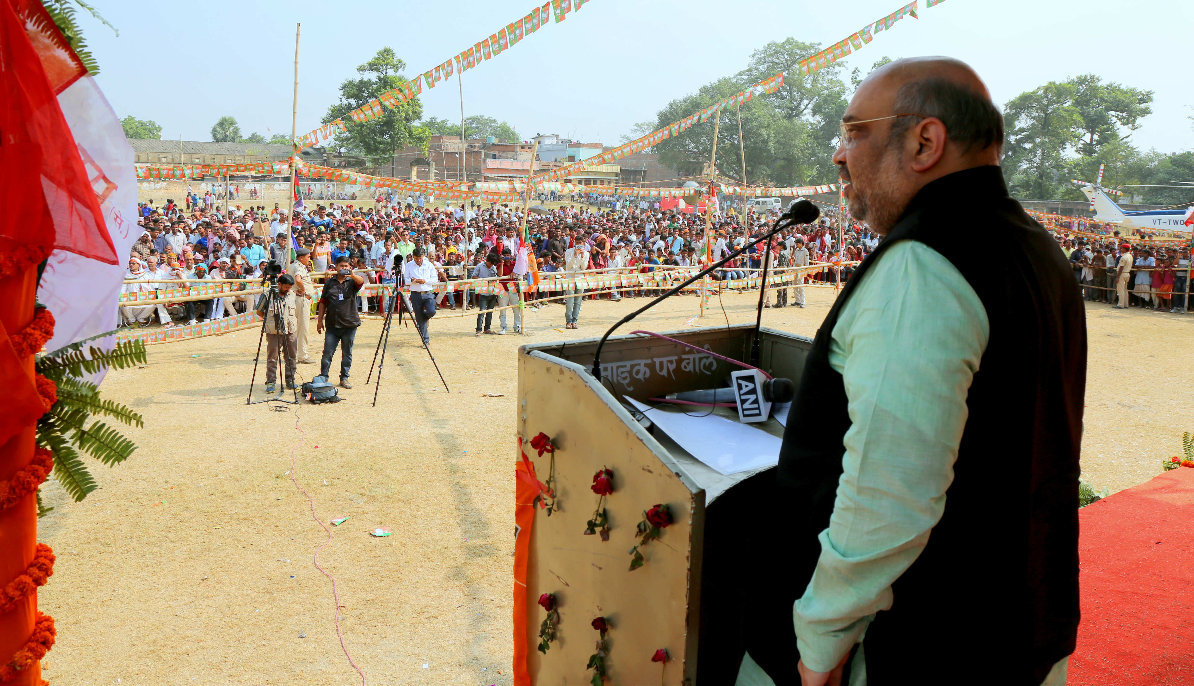 BJP National President, Shri Amit Shah addressing public meetings at Jai Govind Singh High School Maidan, Dighwara Sonepur Bihar on October 26, 2015