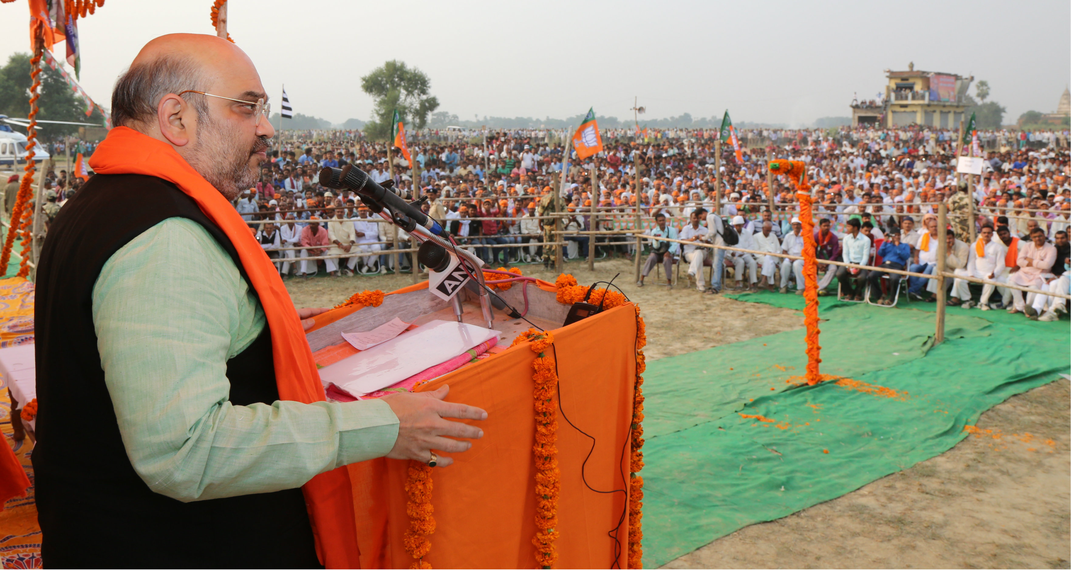 BJP National President, Shri Amit Shah addressing public meetings at Nautan Mod, Vijaypur Bhore Bihar on October 26, 2015