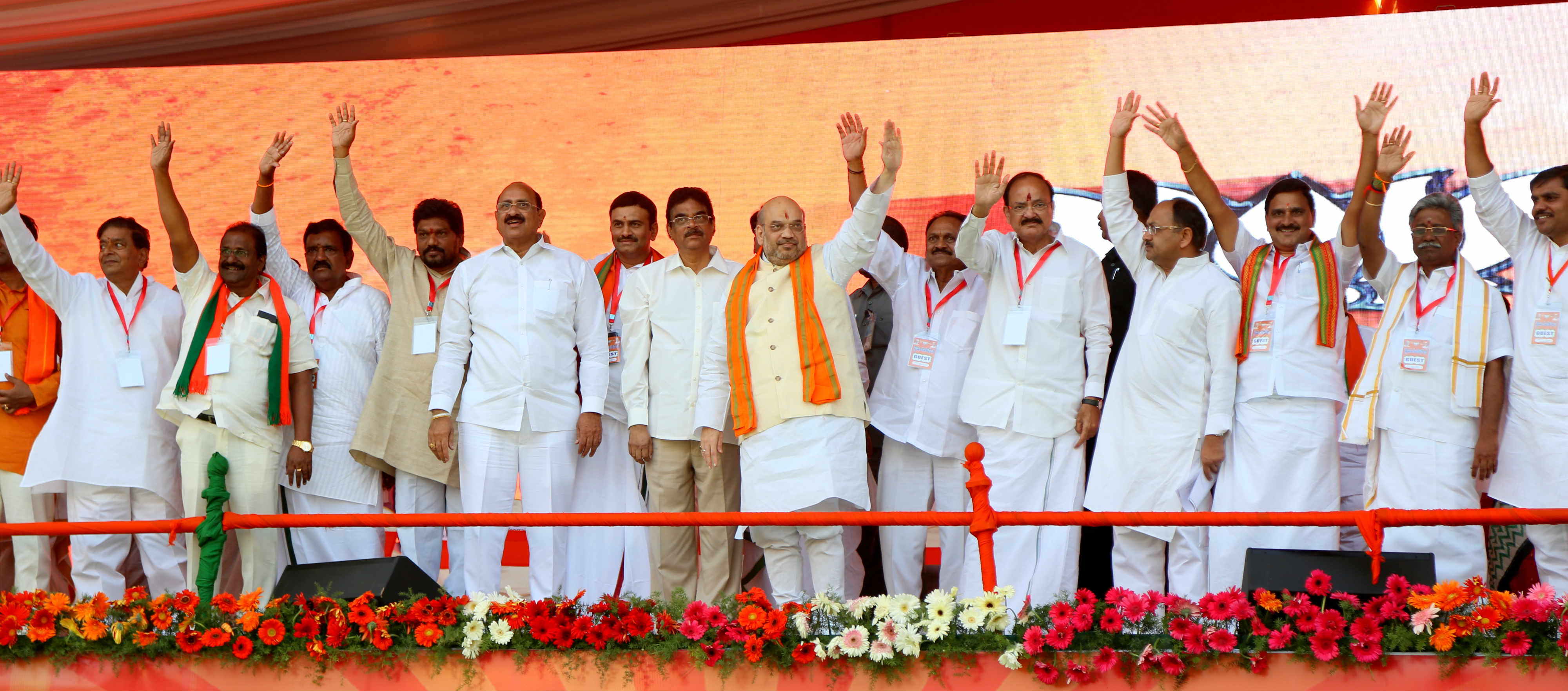 BJP National President Shri Amit Shah addressing Raithu Maha-sabha at Aerodrom, Tadepalligudem, West Godawari Distt (A.P.) on November 26, 2016