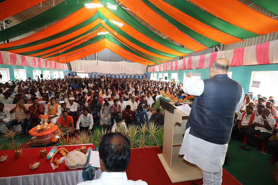 Photographs :  BJP National President Shri Amit Shah addressing the convention of Shakthi Kendra Pramukhs of 15 assembly constituencies in Devanahalli, Bengaluru (Karnataka).