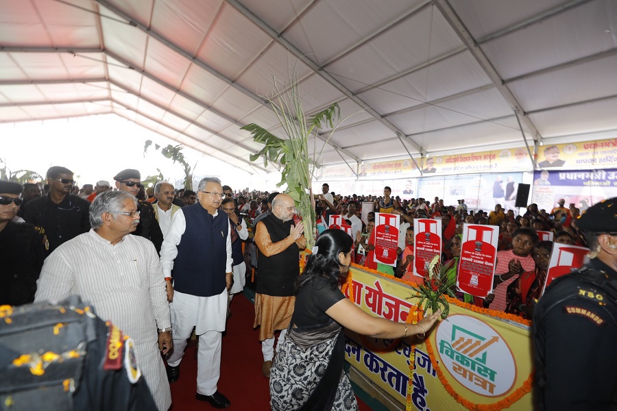  Photographs of BJP National President, Shri Amit Shah addressing Vikas Yatra rally in Ambikapur, Surguja (Chhattisgarh)