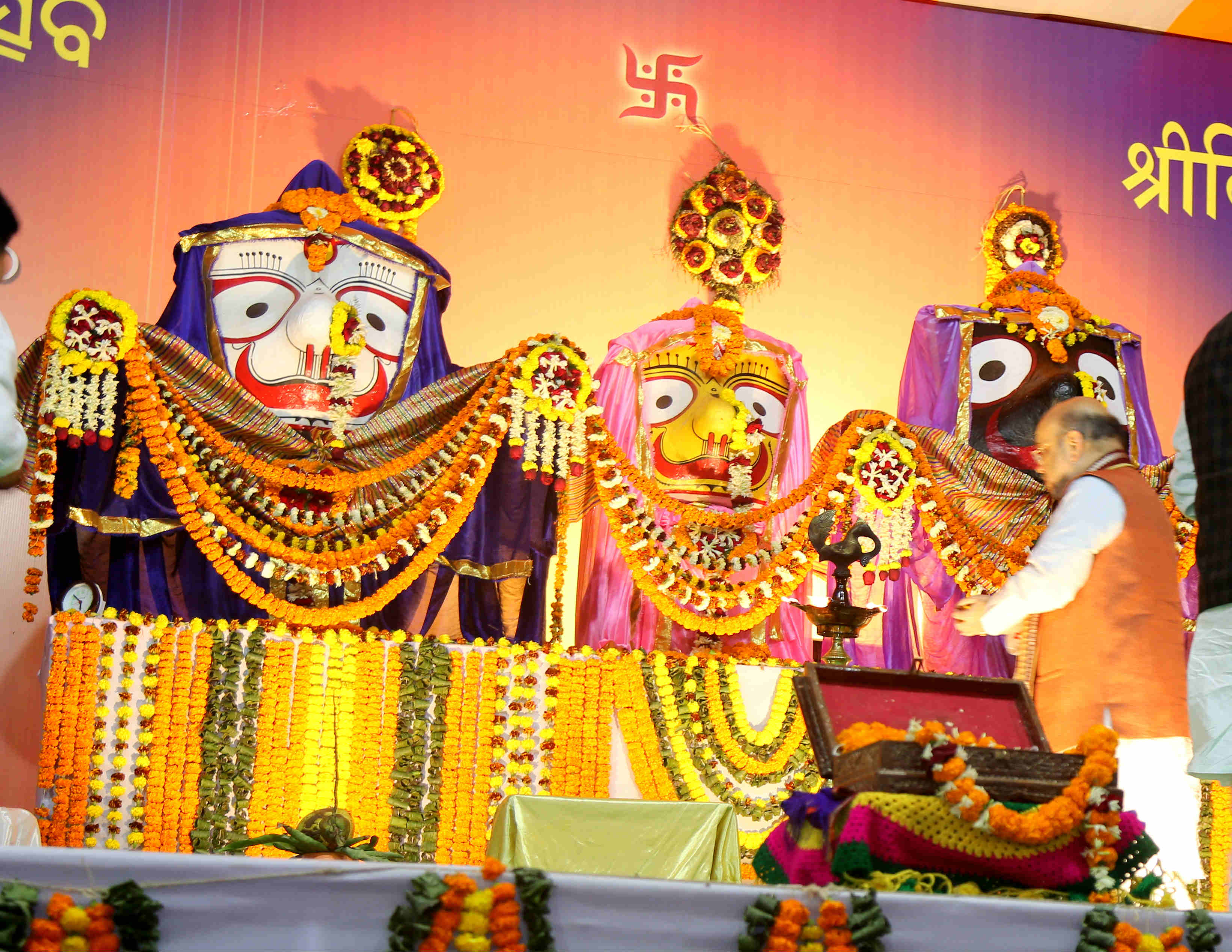 BJP National President Shri Amit Shah at Shri Vimalamba Pratishtha Mahotsav, Govardhan Math, Sankaracharya Peeth, Puri (Odisha) on January 20, 2017