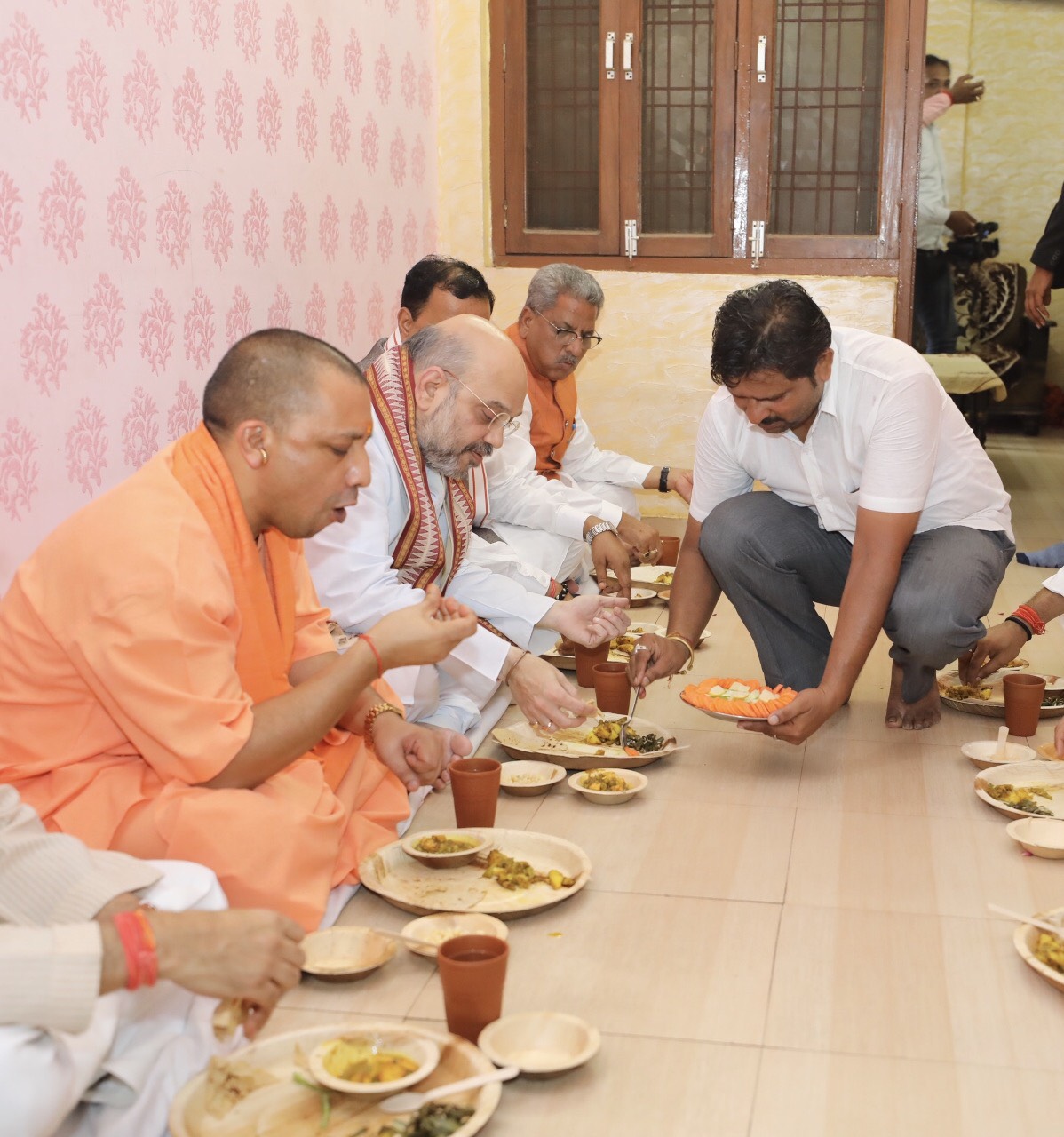 BJP National President, Shri Amit Shah having lunch at BJP karyakarta Shri Sonu Yadav's residence in Badi Jugauli,Gomti Nagar, Lucknow on 30 July 2017