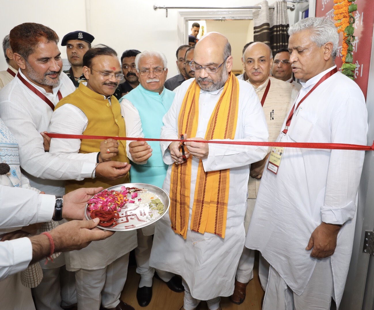 BJP National President, Shri Amit Shah inaugurating Nanaji Deshmukh Library and E-Library at BJP District Office in Rohtak (Haryana) on 3 August 2017