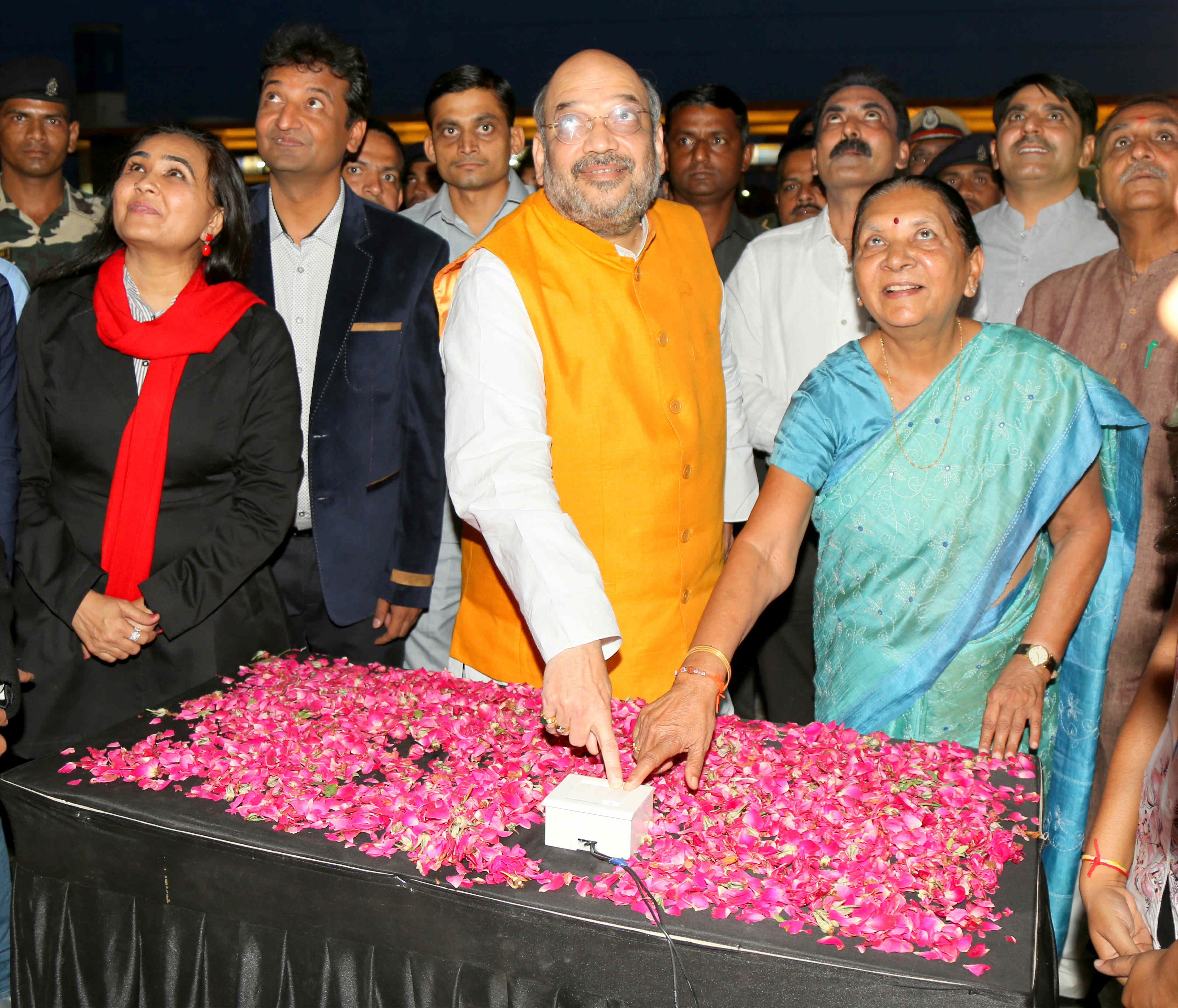 BJP National President Shri Amit Shah inaugurating New Ranip Bus Terminal a fine example of Public Private Partnership in Ahmedabad on March 27, 2016