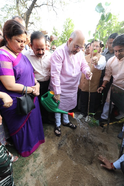 Photographs : BJP National President, Shri Amit Shah inaugurating Pandit Deendayal Upadhyaya Park at Deendayal Upadhyaya Marg, New Delhi