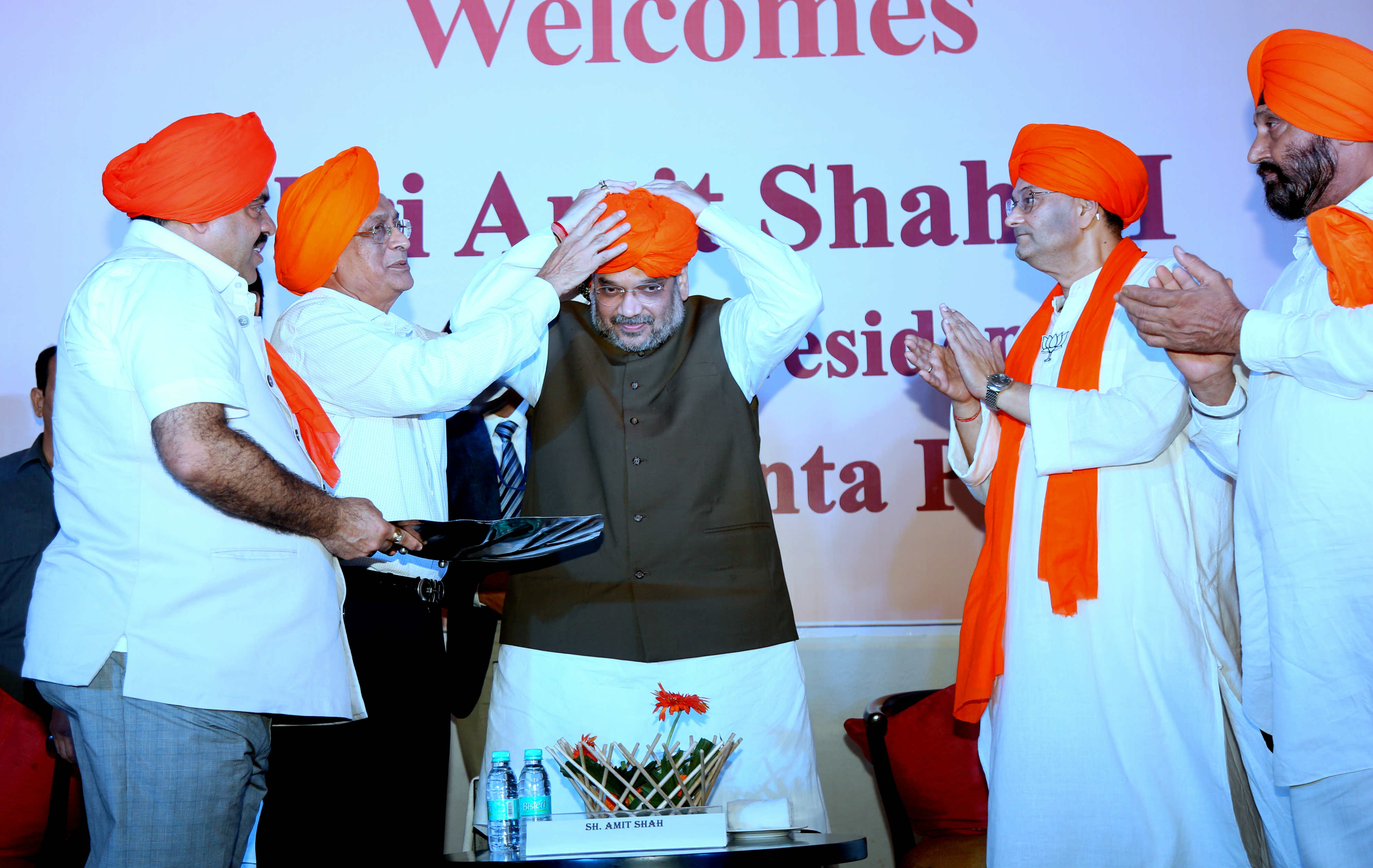 BJP National President, Shri Amit Shah interacted the members of International Punjabi Organisation at Park Plaza Hotel, Ballyganj,(West Bengal) on April 27, 2016