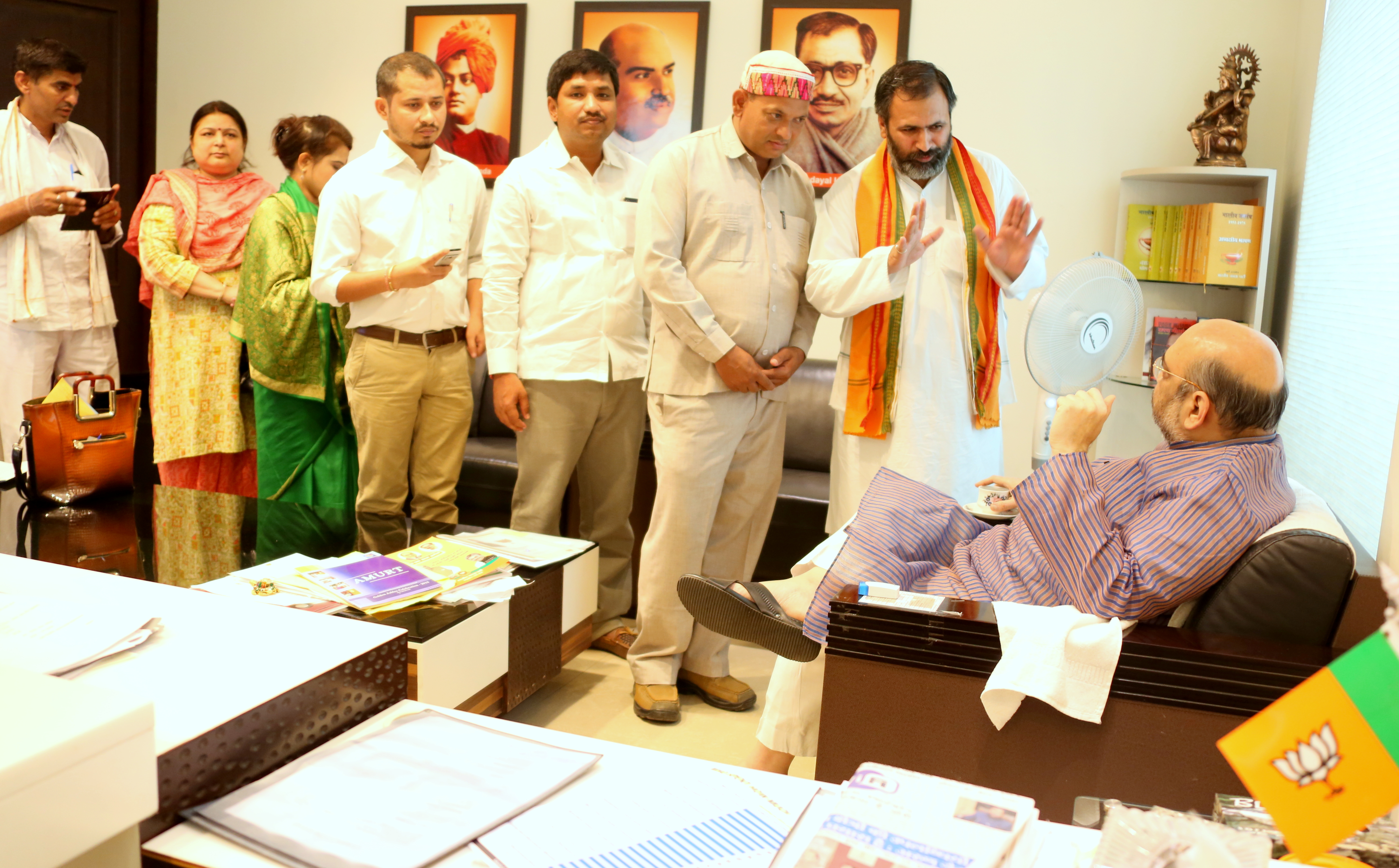 BJP National President, Shri Amit Shah interacting with general public and karyakartas during Jan-Samwaad on June 01, 2015