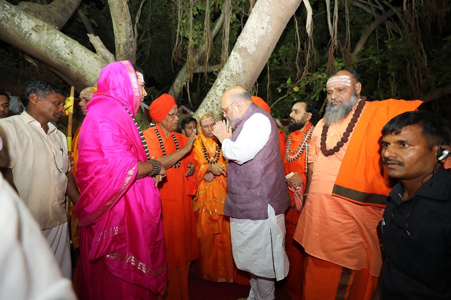 Photographs: BJP National President Shri Amit Shah interacting with Poojya Swamijis at Shivayogi Mandira, Badami, Karnataka.