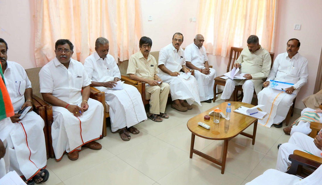 BJP National President, Shri Amit Shah interacting with the members of State BJP Core Committee in Puducherry on 26 June 2017