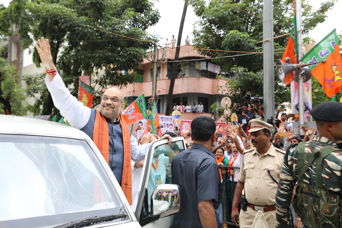 BJP National President, Shri Amit Shah ji's rousing welcome at BJP State Office, Bengaluru (Karnataka) on 12 August 2017