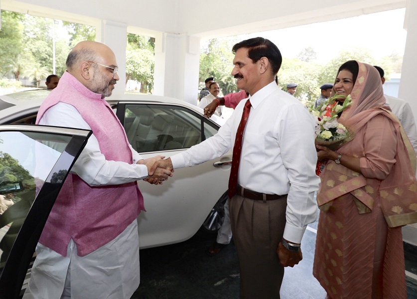 Photographs : BJP National President, Shri Amit Shah launched the nationwide movement 'Sampark for Samarthan' and met former Army Chief General Dalbir Singh Suhag at his home in Delhi